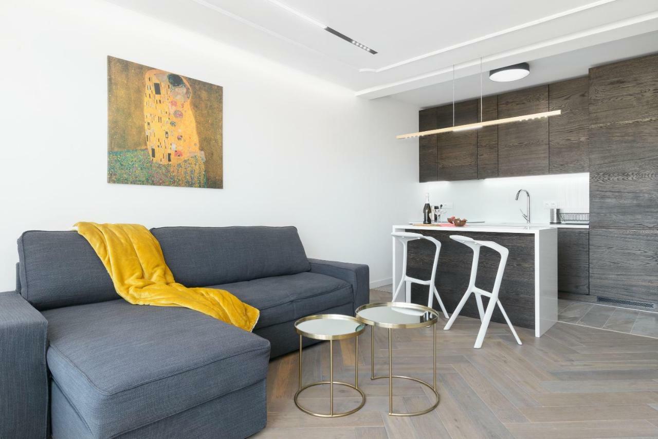 Perfectely Located Stay With Free Parking 波兹南 外观 照片